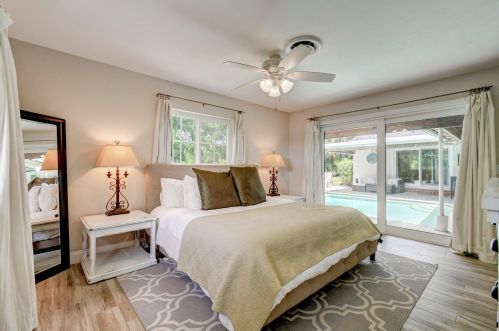 909 27th Ter, Boynton Beach FL  33435-7913 exterior