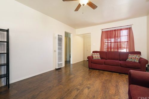 7862 Kingbee St, Downey CA  90242-3420 exterior