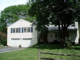 9 Cold Spring Rd, Barrington, RI 02806-4830