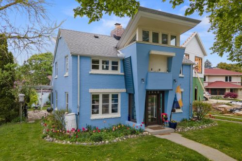 2940 Rhode Island Ave, Milwaukee, WI 53207-3054