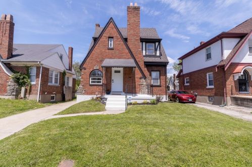 1858 Garden Ln, Cincinnati, OH 45237-5722
