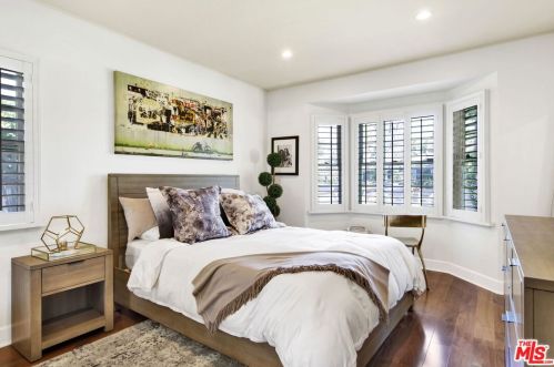 12202 Hartsook St, North Hollywood CA  91601-3961 exterior