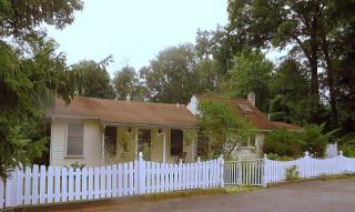 8 Sparta Rd, Stanhope, NJ 07874-2877