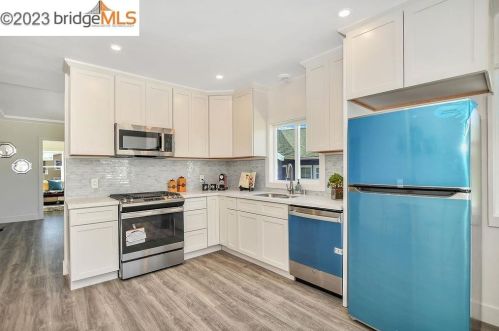 950 39 St, Oakland CA 94608-3899 exterior