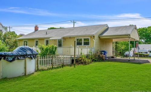 35 Keeney St, Manchester CT 06040-7054 exterior