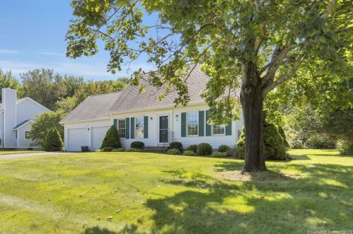 96 Walek Farms Rd, Manchester, CT 06040-7085