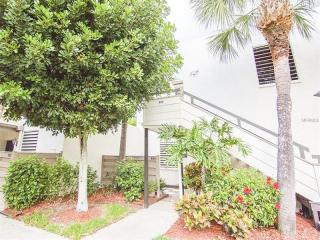 803 Oak Dr, Bradenton, FL 34210-3006