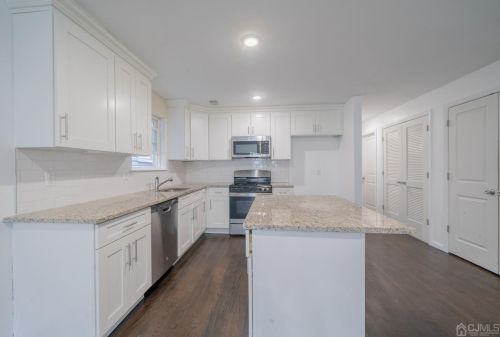 69 13 St, Newark NJ 07107-1108 exterior