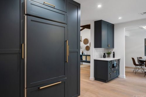 4070 Bakman Ave, North Hollywood CA  91602-3302 exterior