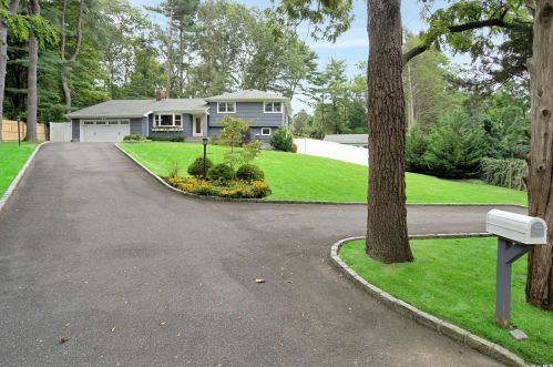 460 Wolf Hill Rd, Huntington Station, NY 11746-5723