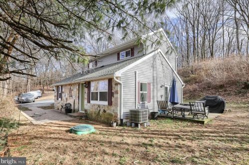 100 Creek Rd, North Newton, PA 17241-9416