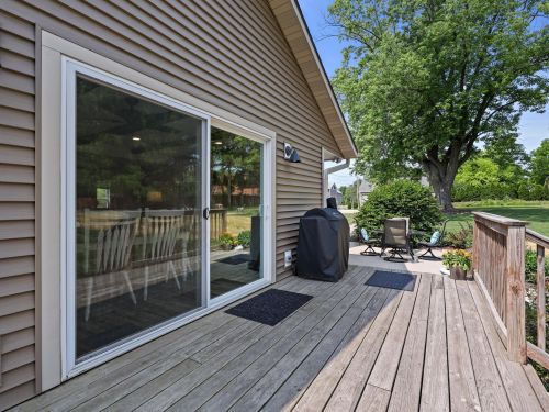 3722 Cedar Creek Rd, West Bend WI  53095-8759 exterior