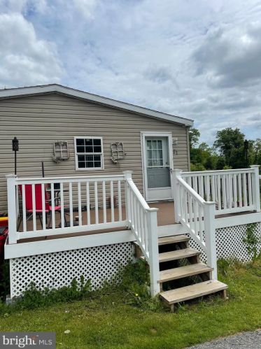 21 Short Ln, Lees Cross Roads, PA 17257-9453