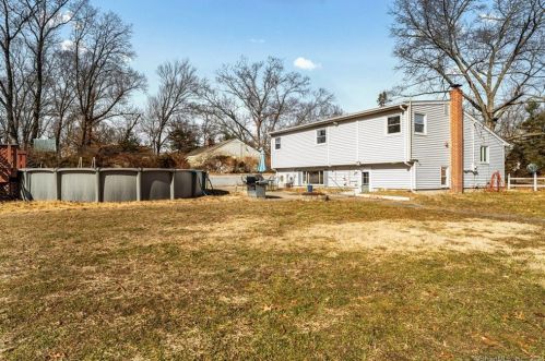 56 Scrub Oak Rd, North Haven, CT 06473-1110