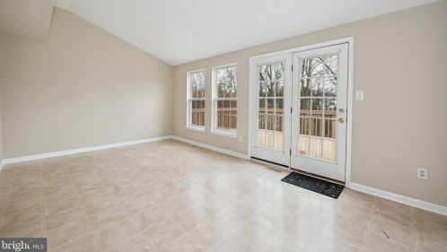 132 Cambridge Ct, West Deptford NJ  08096-6884 exterior