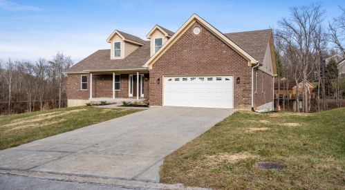 450 Pickett Dr, Covington KY  41011-1861 exterior