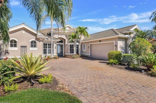 8737 Hideaway Harbor Ct, Naples, FL 34120-4327