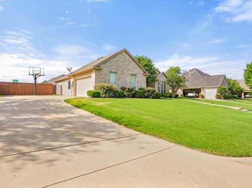 1506 Leaning Oak Ln, Cleburne, TX 76033-7541