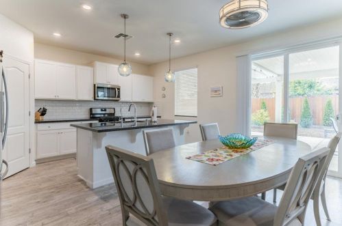 580 Gabriele Ct, Hollister CA  95023-3478 exterior