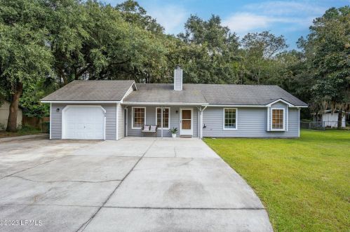94 Possum Hill Rd, Beaufort, SC 29906-8905