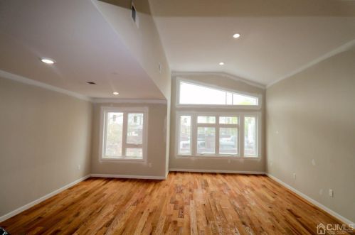 12 Rome St, Newark NJ 07105-3406 exterior