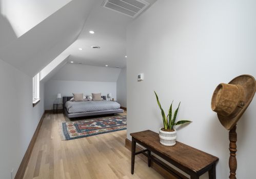 6578 Washington Cir, Milwaukee WI 53213-2460 exterior