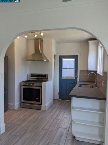 600 62nd St, Oakland CA  94609-1212 exterior