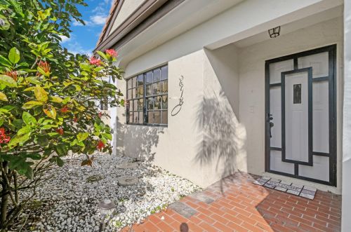 8307 Mooring Cir, Boynton Beach, FL 33472-2307