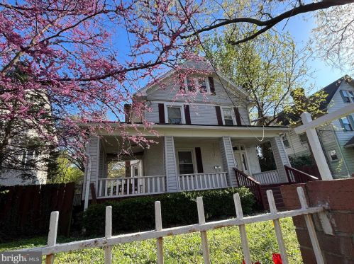 1925 Lawrence St, Washington, DC 20018-2733