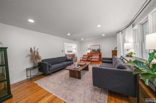 27 Hering Rd, Montvale NJ  07645-1226 exterior