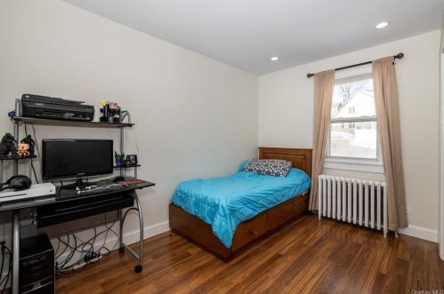 86 Parkway Cir, Scarsdale NY  10583-5420 exterior