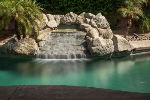 8 King Edward Ct, Rancho Mirage CA  92270-1621 exterior