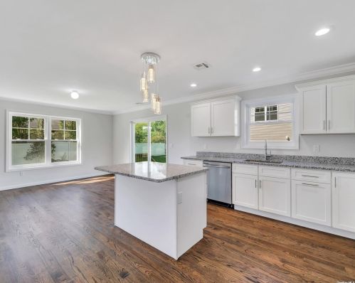 594 Canal Rd, Mount Sinai NY  11766-3307 exterior