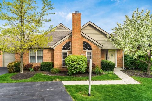 2425 Sportsman Dr, Darbydale, OH 43123-3987