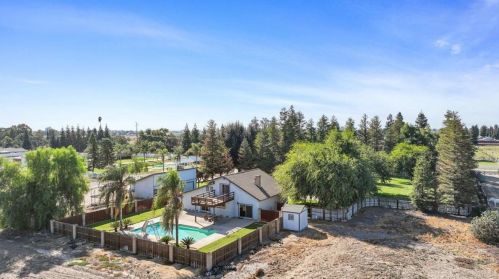 1812 Golf Rd, Turlock CA  95380-9746 exterior
