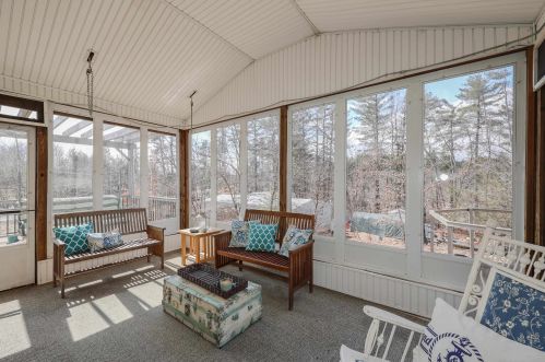 16 10th St, Kingston NH  03848-3717 exterior