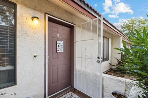 2845 Beck Ln, Phoenix, AZ 85032-3784