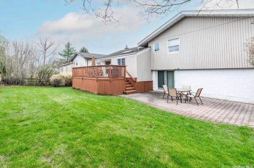 34 Flower Ln, Muttontown NY  11753-2312 exterior