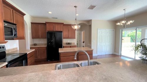 438 Palm Dr, Sanford FL  32771-9502 exterior