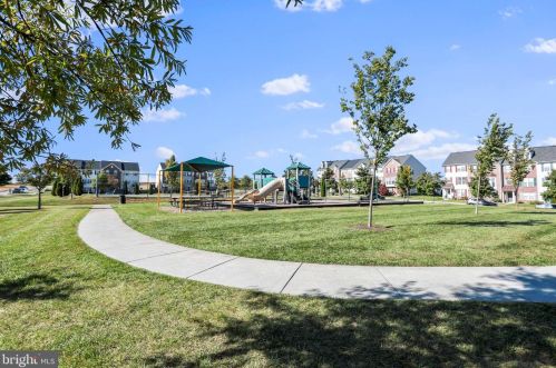 445 Lord Fairfax St, Charles Town WV  25414-2603 exterior