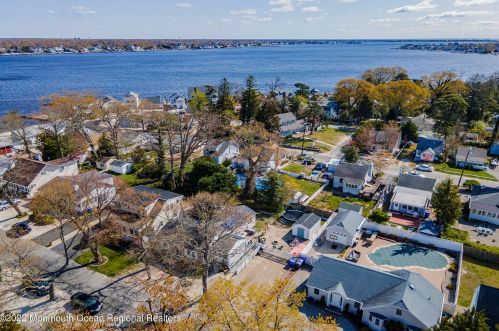 47 Van Ness Dr, Bricktown NJ  08723-5760 exterior