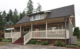 4514 Waller Rd, Tacoma, WA 98443-4601