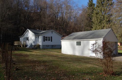 12 Brook St, Moon Twp, PA 15108-2078