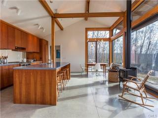 91 Nettleton Hollow Rd, Washington Depot CT  06793-1108 exterior