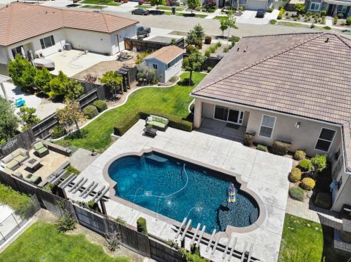 239 Clendenin Pkwy, Ripon CA  95366-9497 exterior