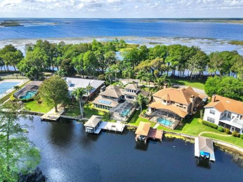 1441 Riviera Dr, Kissimmee FL 34744-6647 exterior