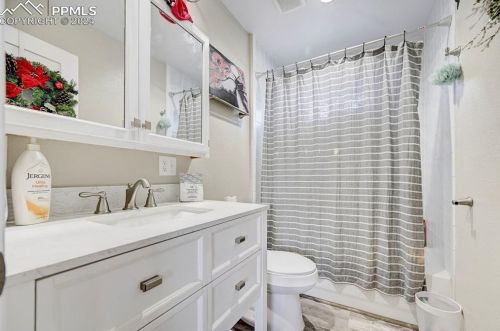 921 Cayuga Dr, Pueblo CO 81007-3130 exterior