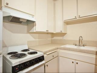 2185 Chatsworth Blvd, San Diego CA  92107-2429 exterior