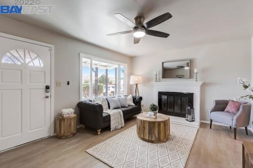 1513 142nd Ave, San Leandro CA  94578-1707 exterior