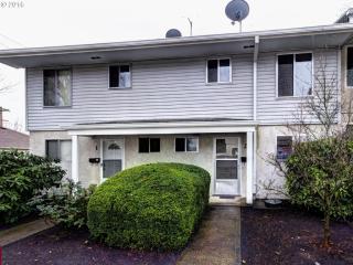 3535 Gladstone St, Portland, OR 97202-3379